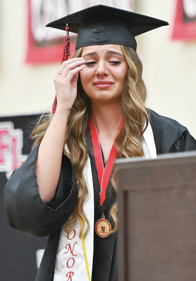 Fort Loramie Remembers Damian Bruns During Graduation Ceremony Sidney Daily News 5030